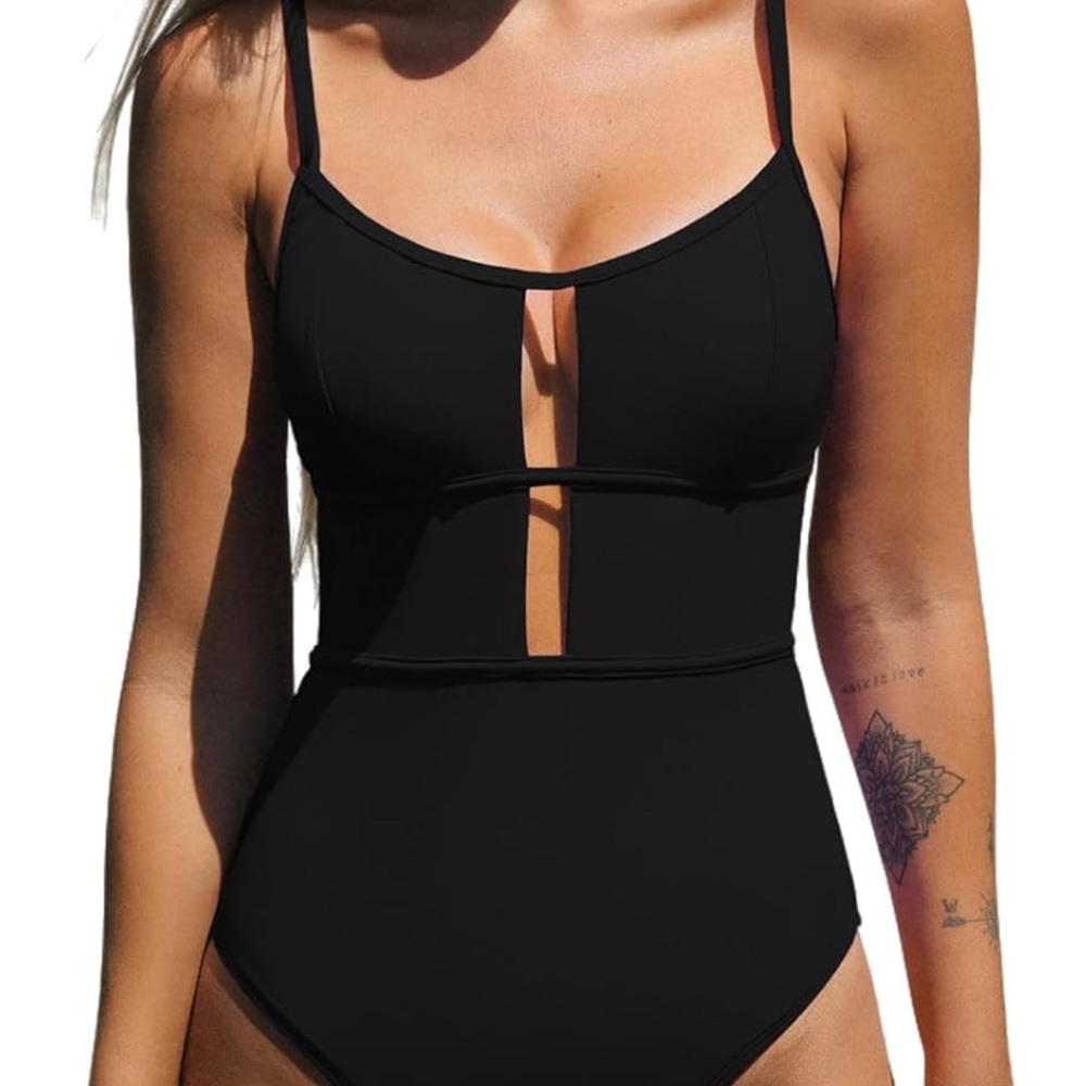 CUPSHE Size M Women's One Piece Swimsuit Adjustable Straps Cutout Back Self Tie